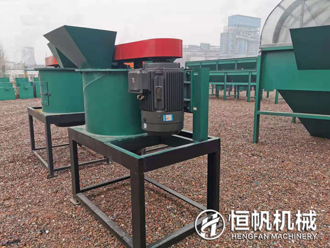 共同抗疫,非常時期有機肥設備使用期間應須知的一些保養小技巧(圖2) 立式粉碎機